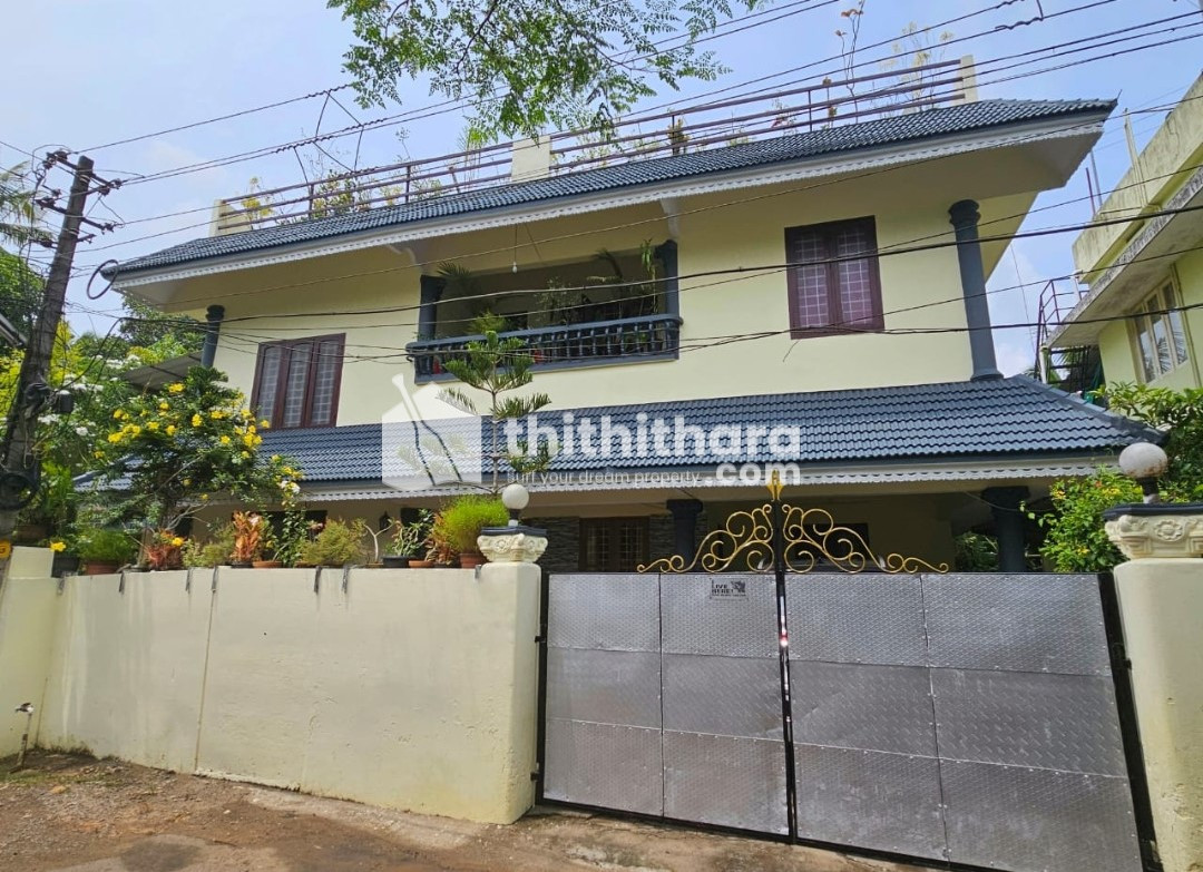 House for sale at tripunithura