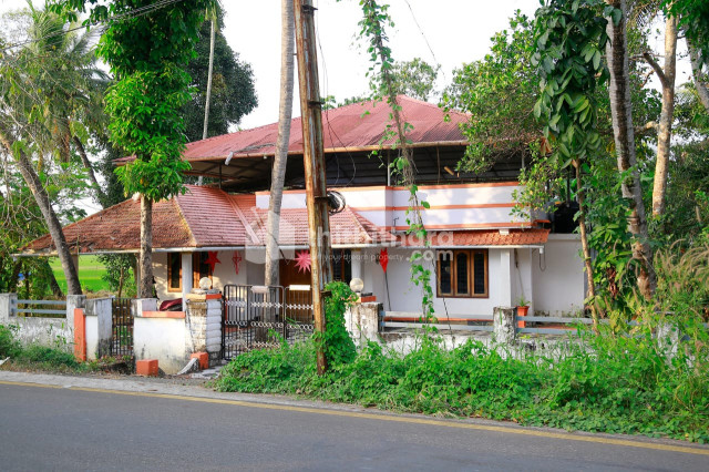 House with 20 cent Land for sale at Alappuzha.