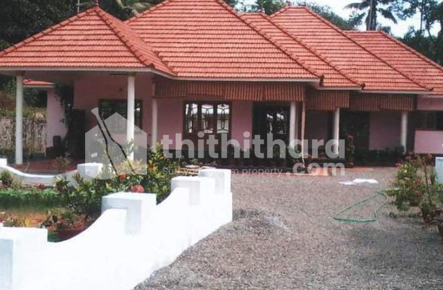 4 BHK Residential House available for sale in Thodupuzha Idukki