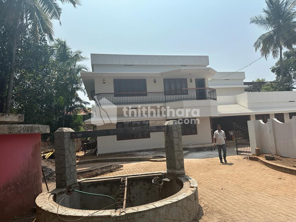 Urgent sale house in Koorkenchery,Thrissur