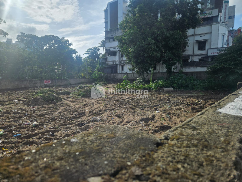 Commercial plot for sale at Vyttila Jn Ernakulam